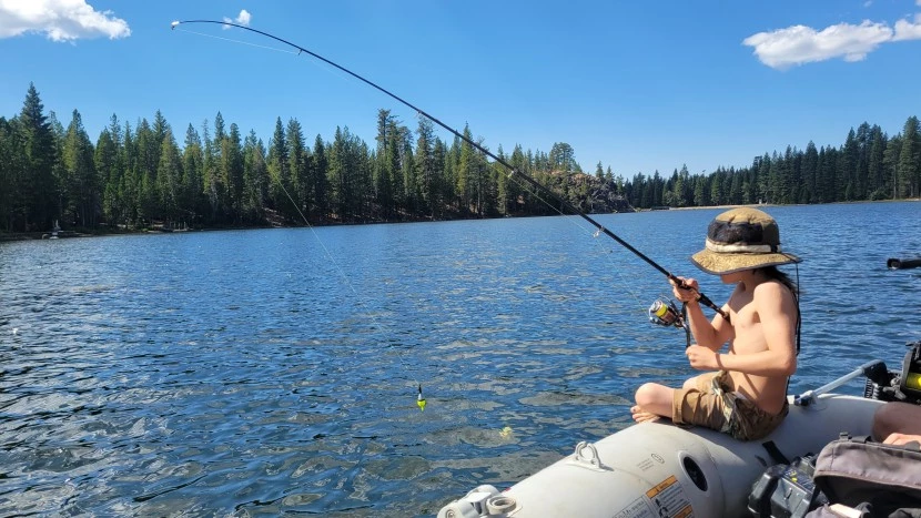 Pâque - Notre guide local, Gavi, nous montrant comment atterrir les basses avec le plusinno ...