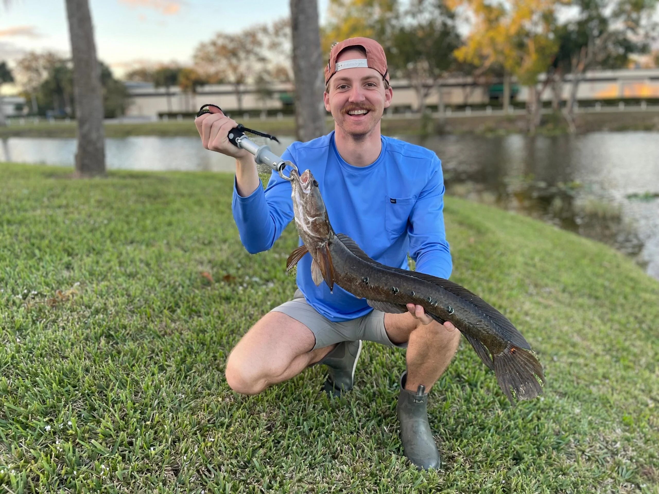 Ryan Chelius avec tête de serpent